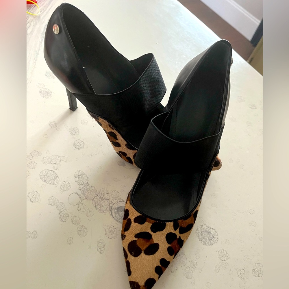 Calvin Klein Womens Size 8 Leopard Pumps Stiletto Heels Black - Pointed Toe